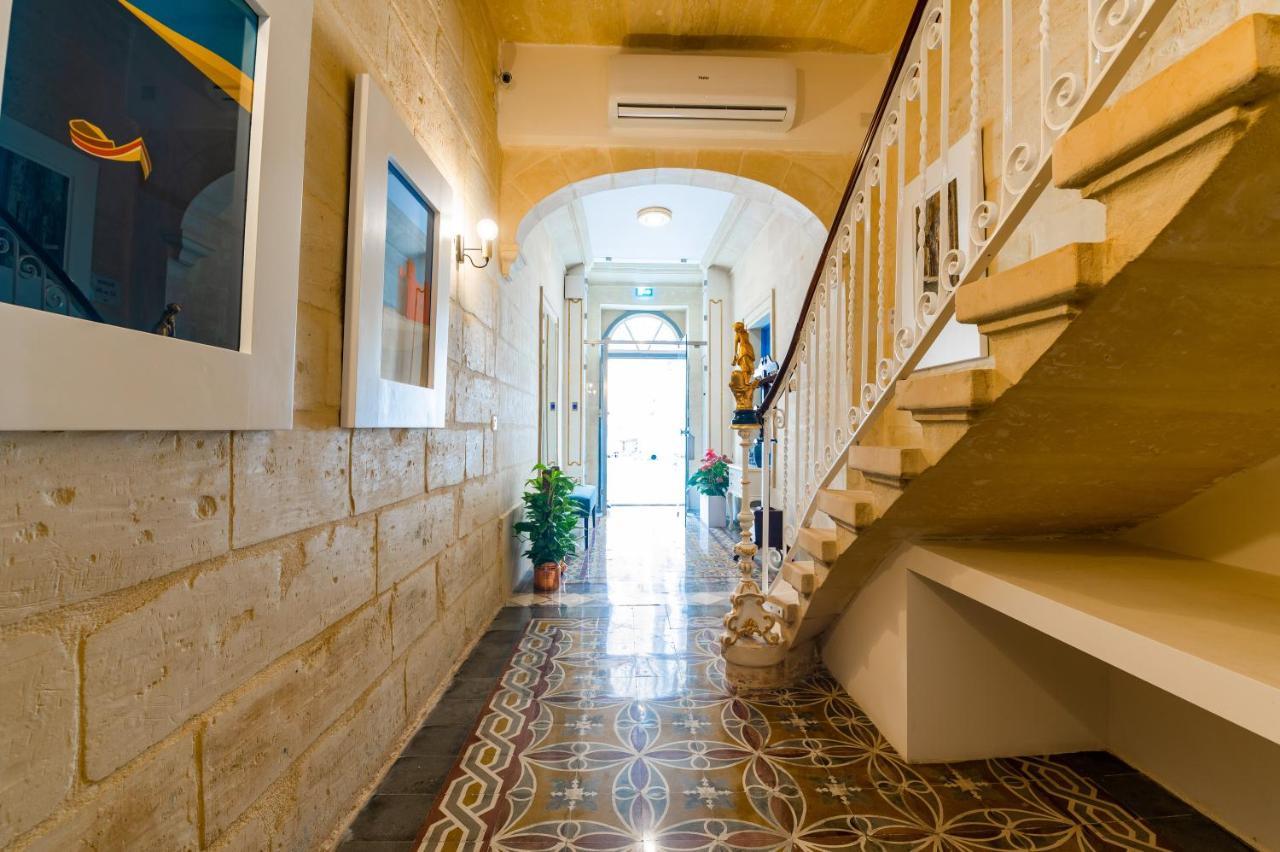 Monreal Boutique Townhouse - R024Rm4 Hotel Paola Luaran gambar